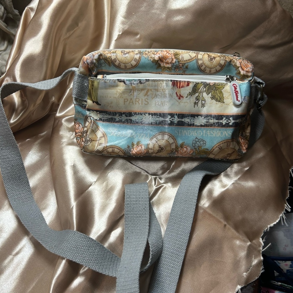 Cath Kidston “Vintage Paris” Crossbody Purse – Triple Pocket Design 6x11 in - Picture 3 of 7